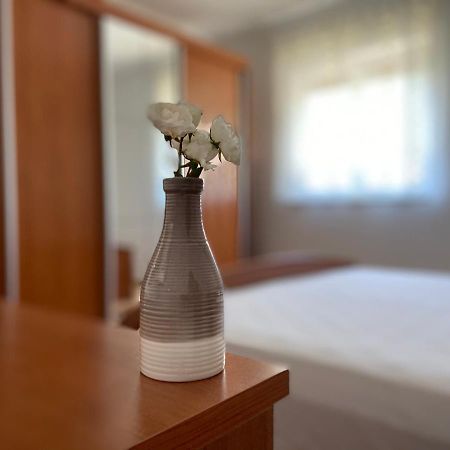 Apartments Pijaza Banjol Екстер'єр фото