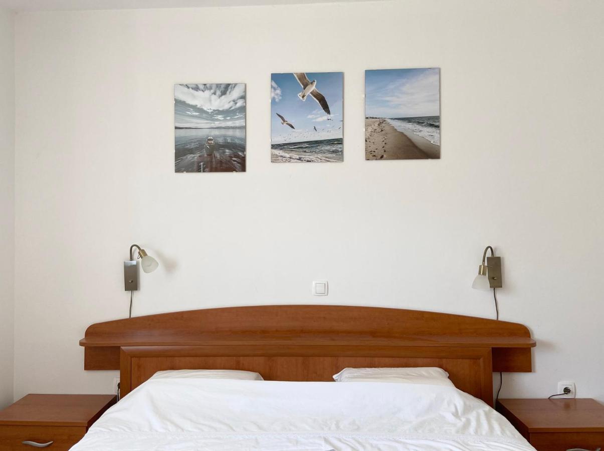 Apartments Pijaza Banjol Екстер'єр фото