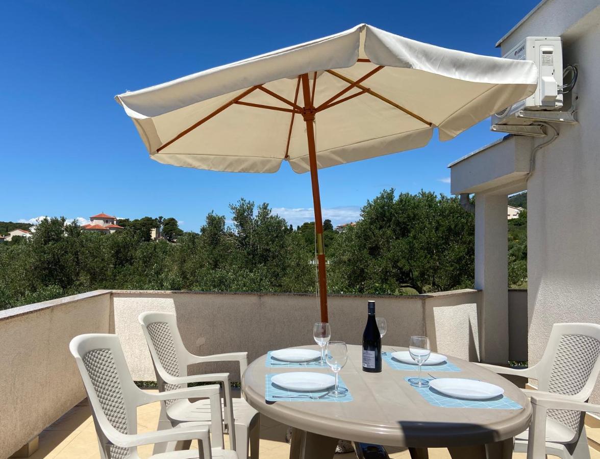 Apartments Pijaza Banjol Екстер'єр фото