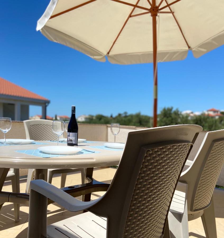 Apartments Pijaza Banjol Екстер'єр фото