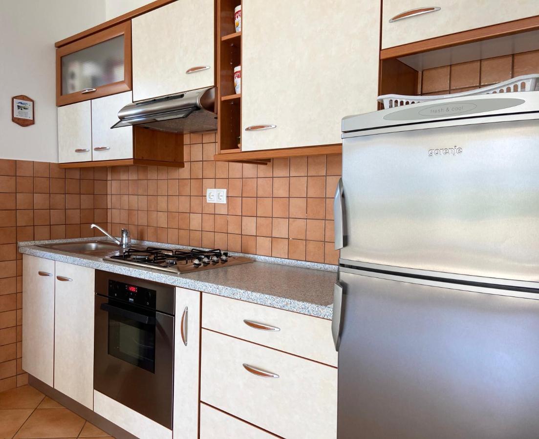 Apartments Pijaza Banjol Екстер'єр фото